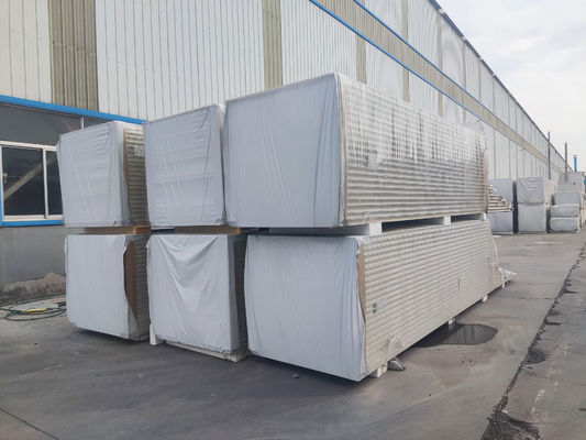 Panel PU o wysokiej wydajności w chłodnej komorze o szerokości 930-1130 mm wodoodporny
