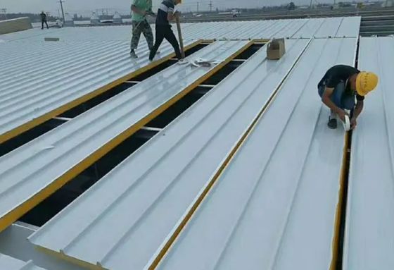 50-200mm PU Szklana wełna Sandwich Panel dach wodoodporny z dostosowalną wagą