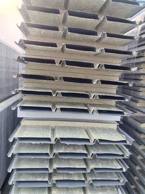 Light Weight Corrosion Resistant PIR Roof Panels with Thermal Conductivity ≤0.02W/m·K for Industrial and Commercial Use