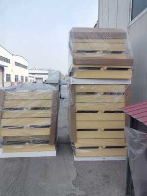 Corrosion Resistant PIR Roof Panels with Superior Sound and Thermal Insulation for Industrial Buildings