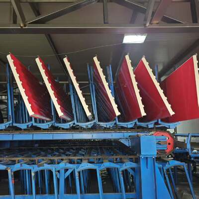 Dekoracyjne, ognioodporne panele dachowe typu PU Sandwich Zewnętrzne metalowe panele dachowe Płyty warstwowe Great Wall